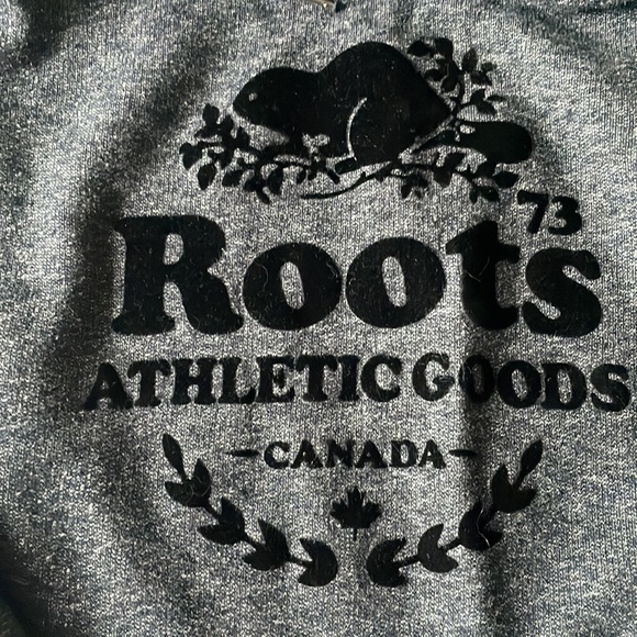 Roots size large hoodie - Picture 3 of 3